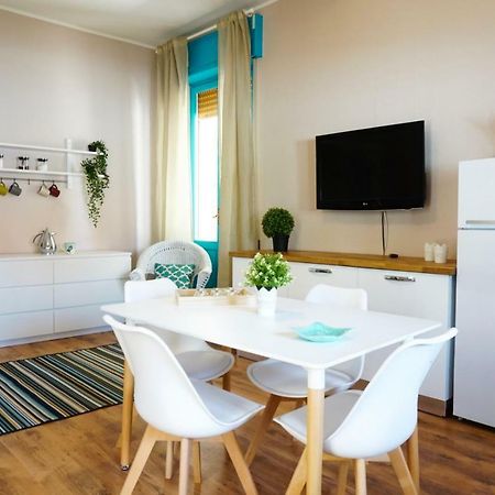 Villa Aurelia -Seafront Apartment With Patio 弗里米尼迪夸尔图 外观 照片