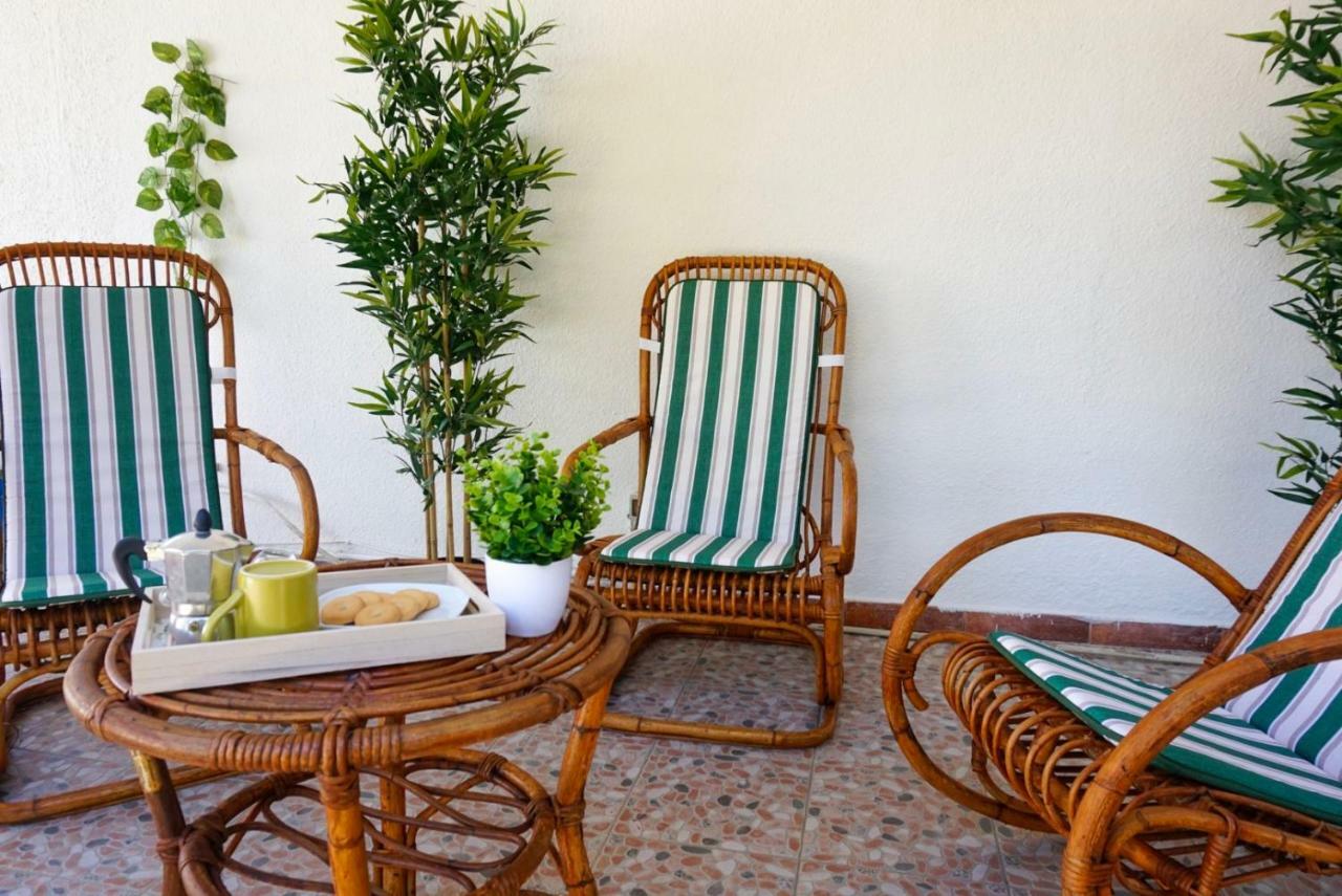 Villa Aurelia -Seafront Apartment With Patio 弗里米尼迪夸尔图 外观 照片