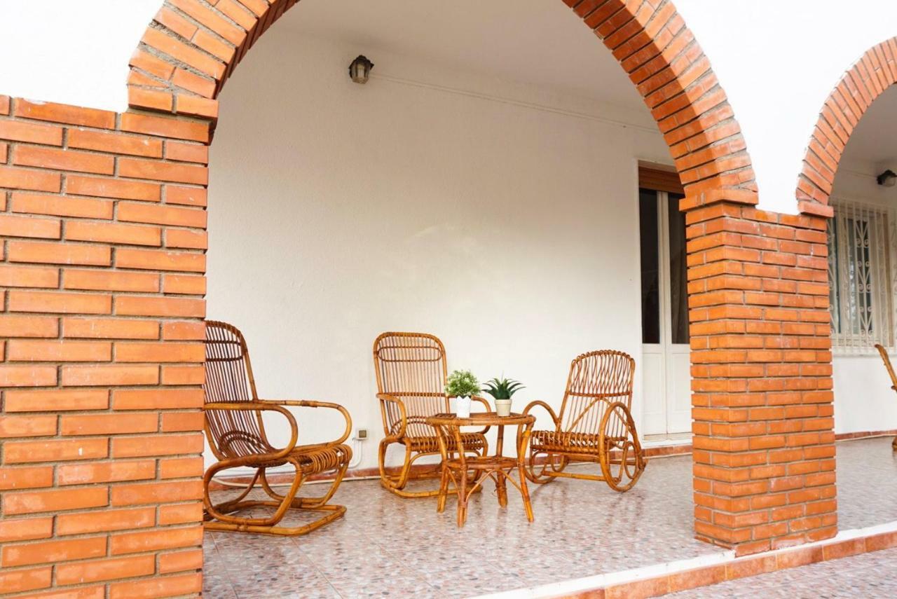 Villa Aurelia -Seafront Apartment With Patio 弗里米尼迪夸尔图 外观 照片