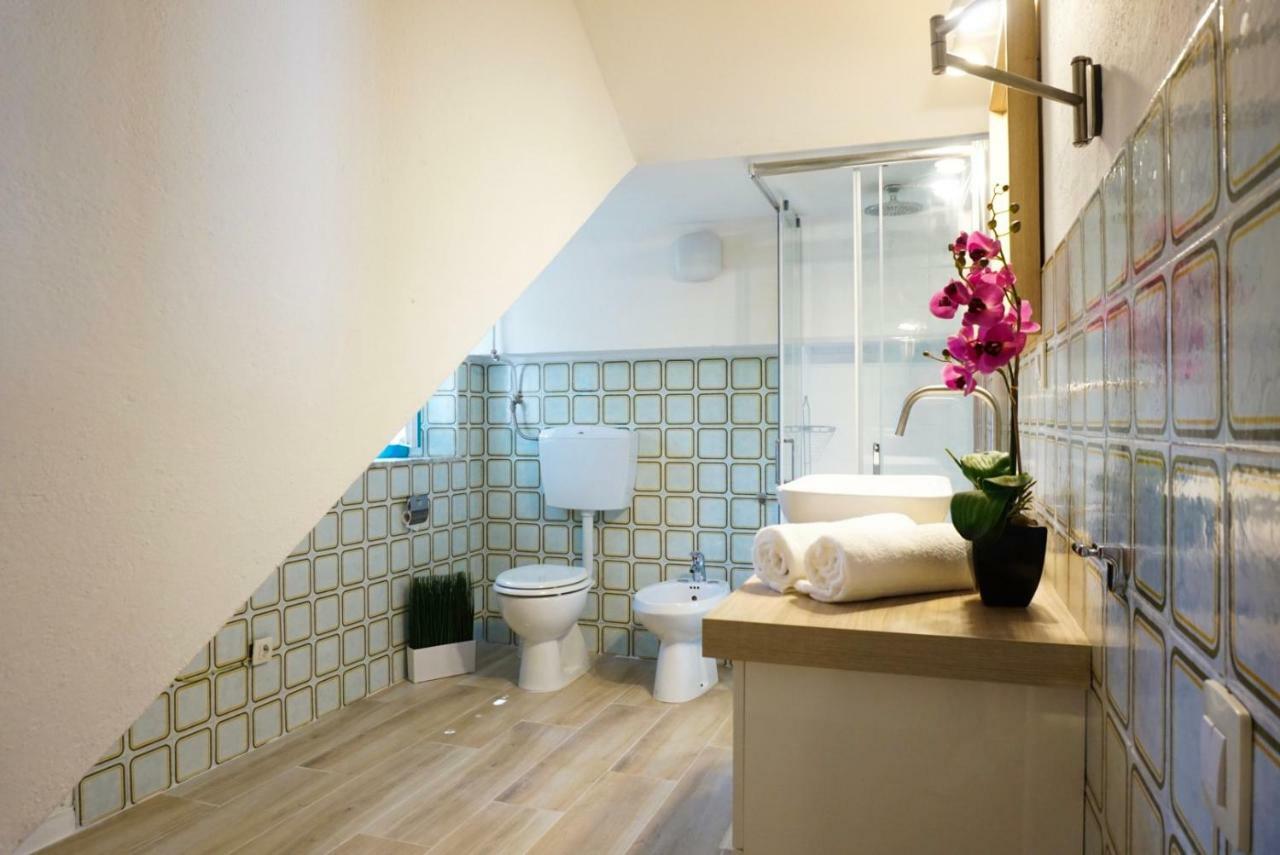Villa Aurelia -Seafront Apartment With Patio 弗里米尼迪夸尔图 外观 照片